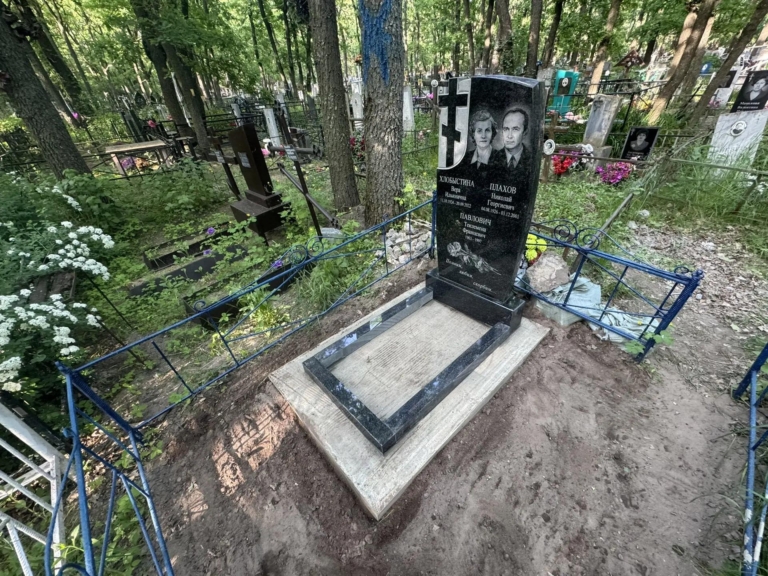 Установка резного гранитного памятника